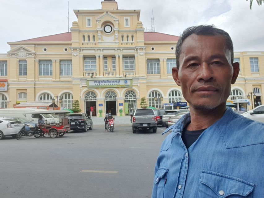 Tour in Phnom Penh, Cambodia - Khmer Architecture Tour