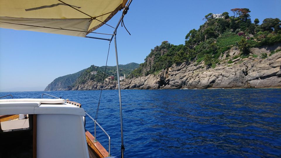 White Boat Tour Tigullio Portofino - Location and Title