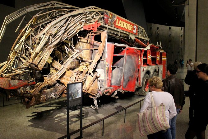 9/11 Memorial & Ground Zero Tour With Optional 9/11 Museum Ticket - Memorial Experience