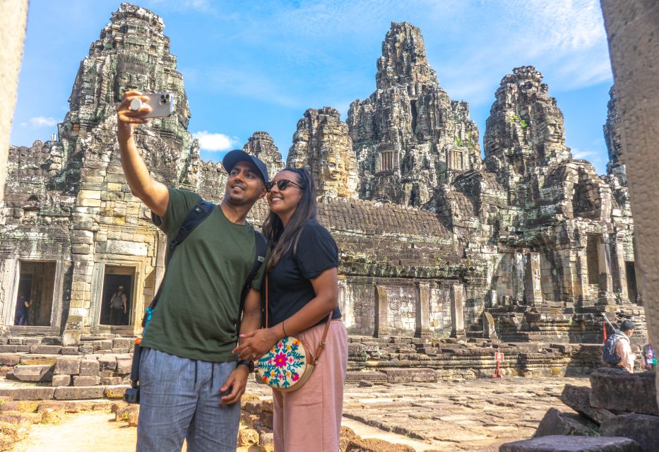 Angkor Wat: Sunrise Jeep Tour With Breakfast and Lunch - Itinerary Overview
