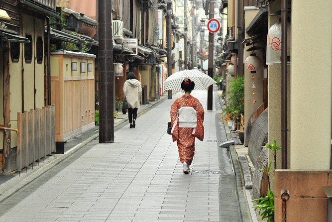 Explore Nishiki Market: Food & Culture Walk - Guide Expertise