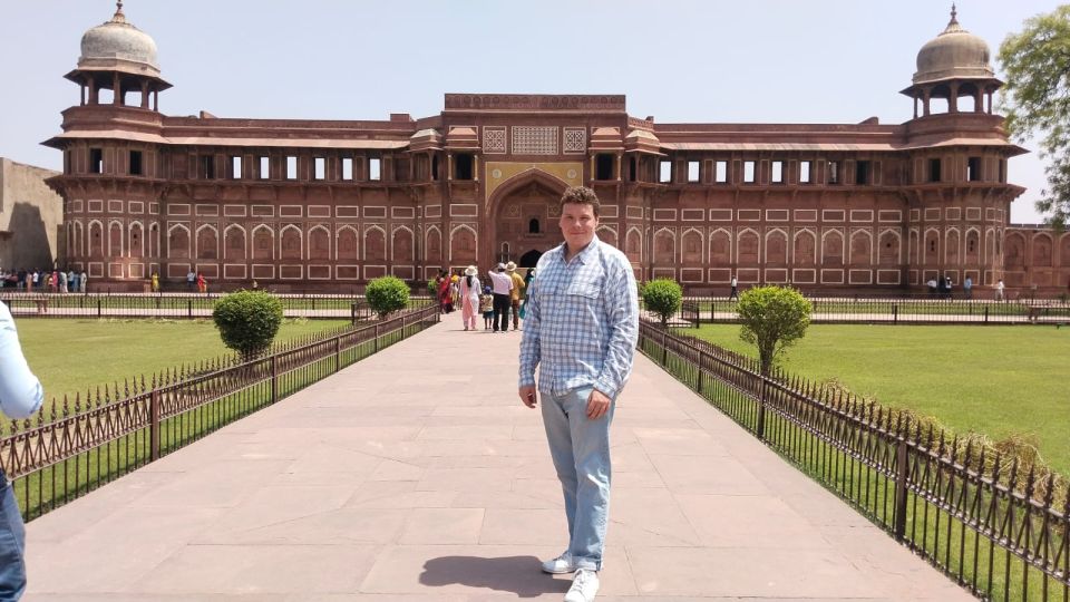 From Delhi : Taj Mahal Agra Tour by Luxury Car With 5* Lunch - Common questions