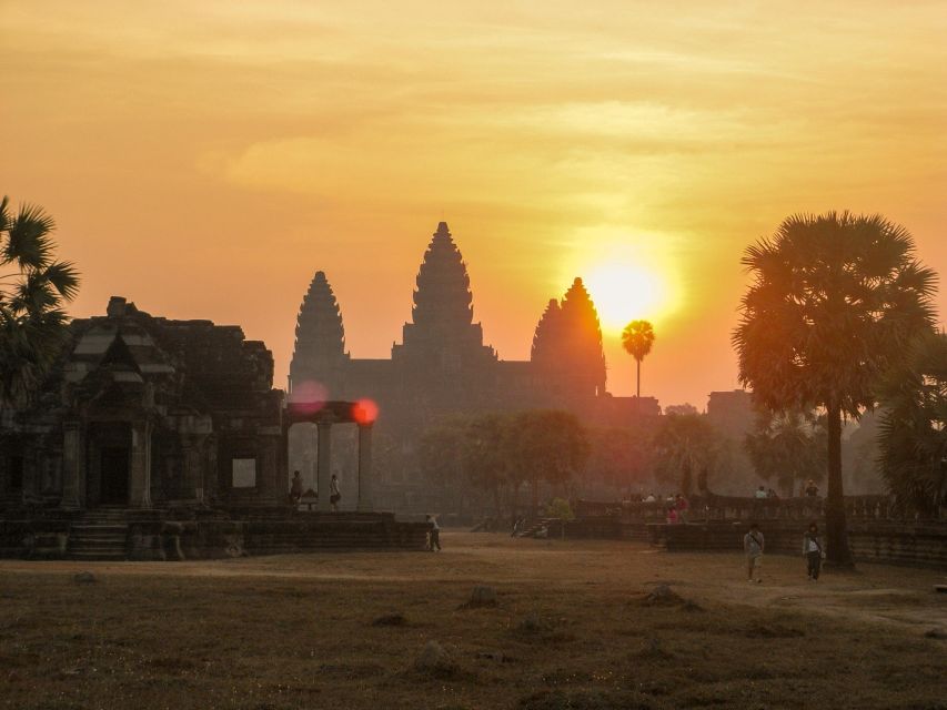 One Day Private Exploration the Wonders of Angkor Temples - Common questions