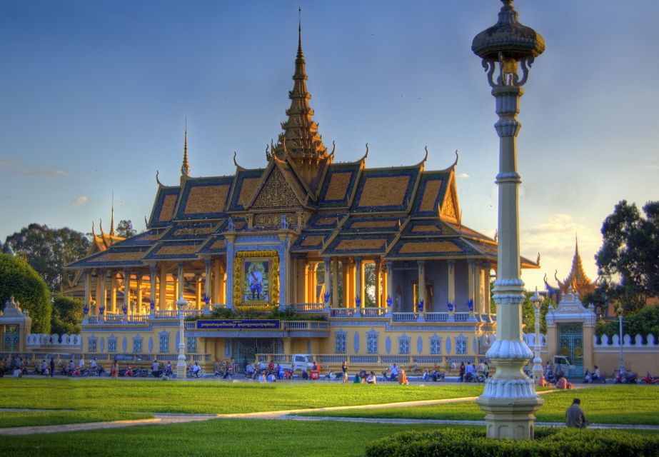Phnom Penh to Siem Reap by Private Car or Minivan - Location and Drop-off