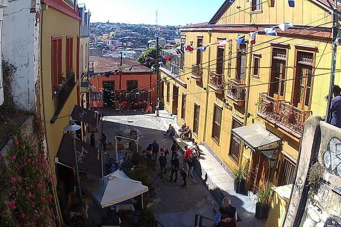 Valparaiso & Viña Del Mar City Tour Museum & Lunch FROM SANTIAGO - Inclusions and Exclusions