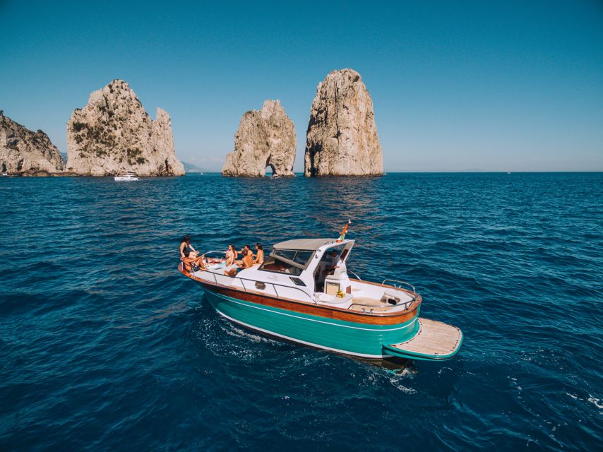 From Amalfi: Li Galli and Capri Islands Boat Tour - Highlights of Capri Exploration