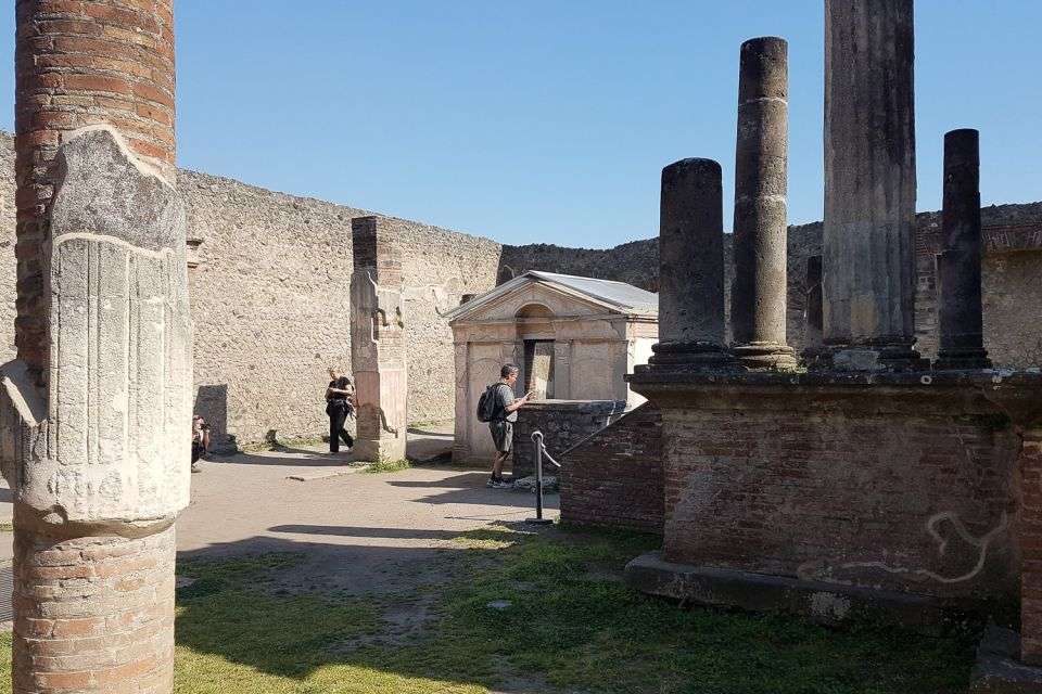 From Rome: Small-Group Pompeii & Naples Day Tour With Lunch - Lunch Experience