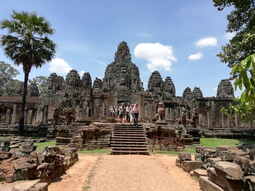 Private Angkor Wat Temple Tour - Transportation
