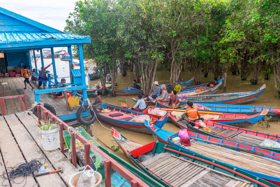 Siem Reap: Angkor Wat & Floating Village 2-Day Private Tour - Sunset Boat Ride Experience