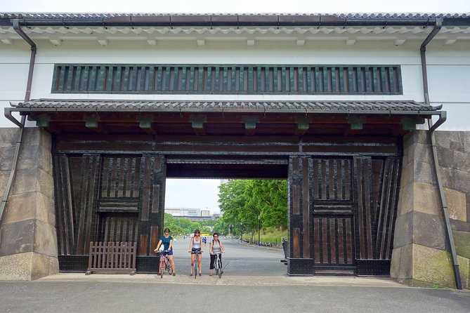 Tokyo Bike Tour With Meiji-Jingu Shrine, Aoyama Cemetery - Guide and Route Highlights