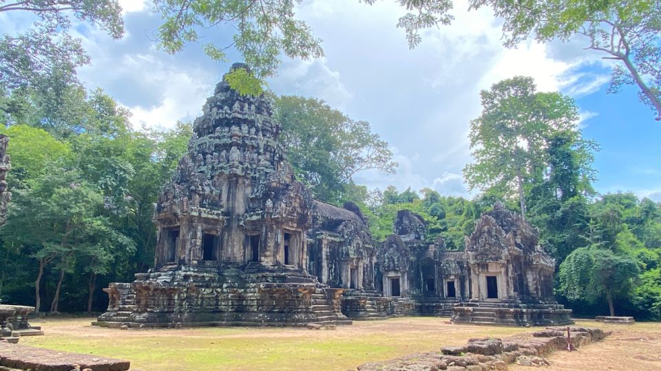 Private Angkor Wat and Banteay Srei Temple Tour - Angkor Wat Religious Significance