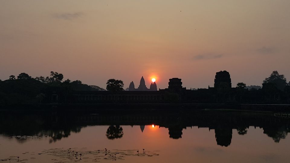 Angkor Wat Full-Day Private Tour With Sunset - Just The Basics