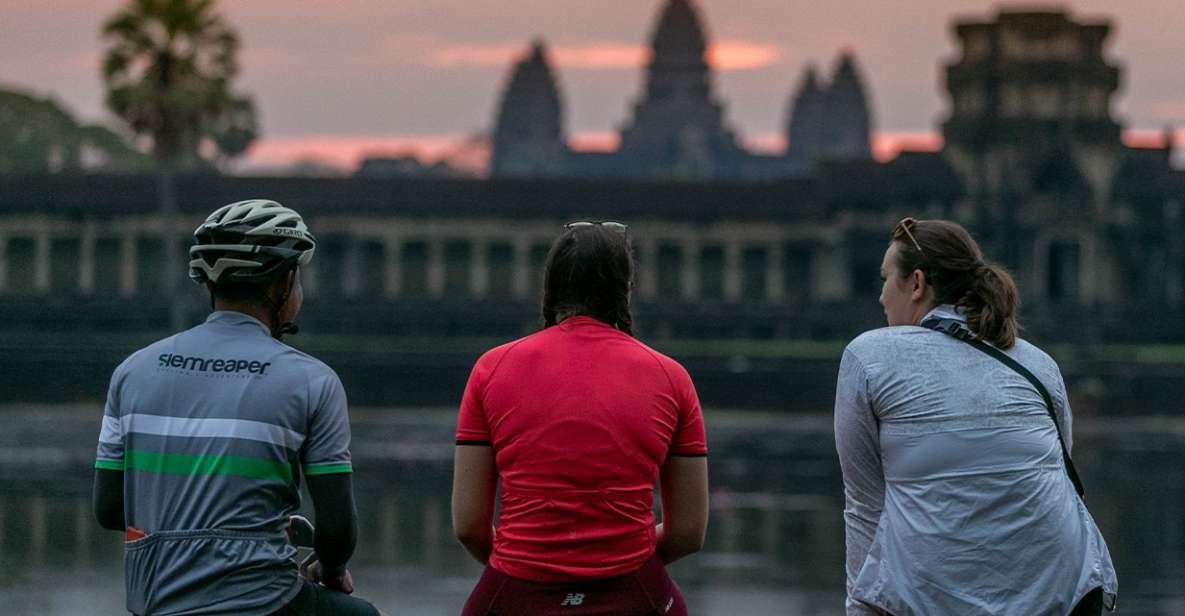Angkor Wat: Guided Sunrise Bike Tour W/ Breakfast and Lunch - Just The Basics