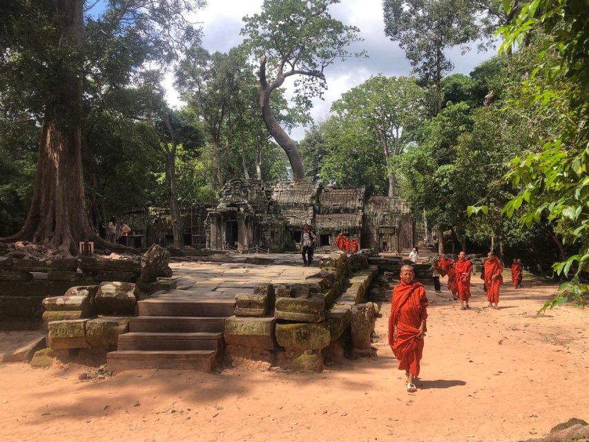Angkor Wat Highlights Tour & Sunset View - Just The Basics