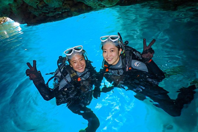 Blue Cave Experience Diving [Charter System / Boat Holding] I Am Very Satisfied With the Beautiful - Key Points