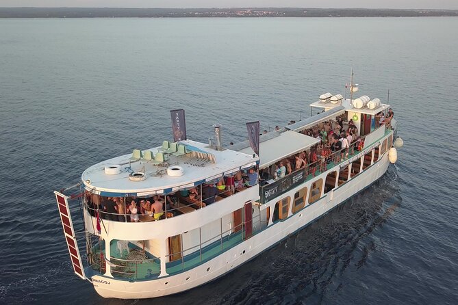 Boom Boat Party Poreč (With Transfer From Pula) - Just The Basics