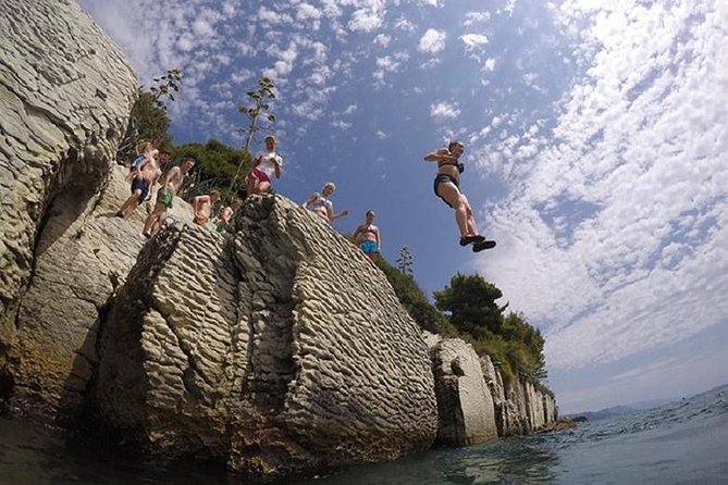 Deep Water Solo and Cliff Jumping Tour in Split - Just The Basics