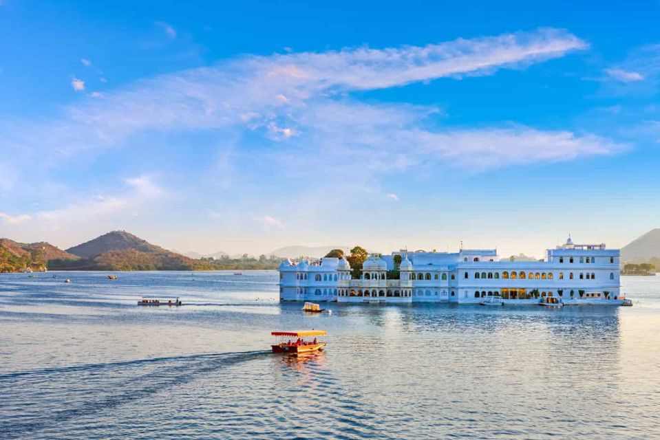 From Jaipur: Jaipur Udaipur Tour Package - Just The Basics