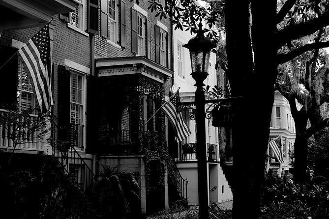 Genteel and Bards Savannah Dark History and Ghost Encounter Walking Tour - Key Points