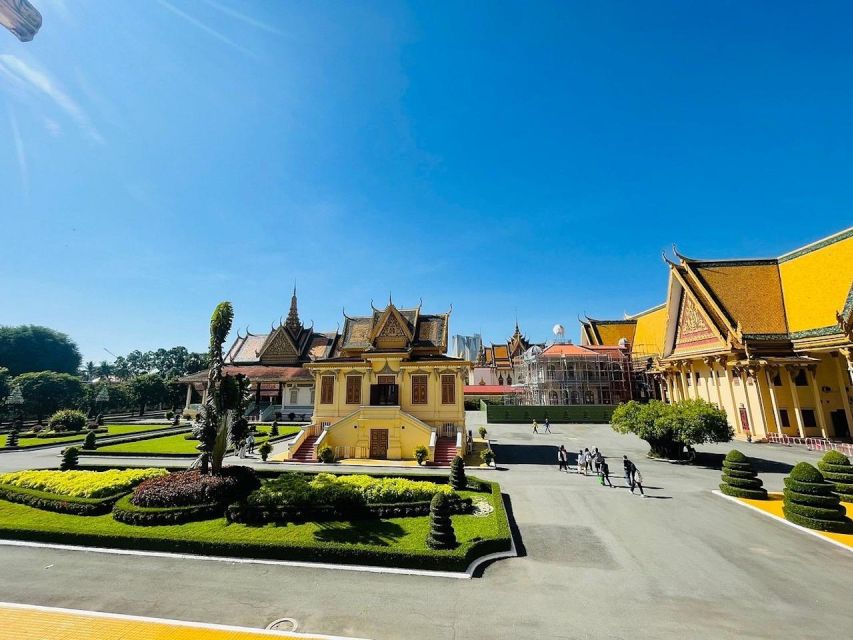 Half Day Phnom Penh Tour With Choeung Ek Genocidal - Just The Basics