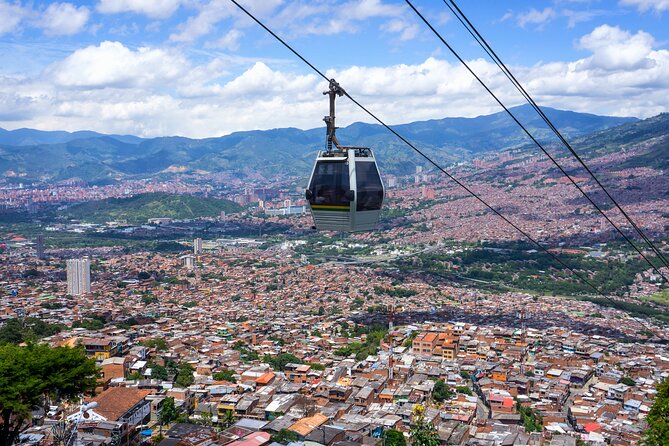 Half Day Transformation Tour and Comuna 13 in Medellin - Just The Basics