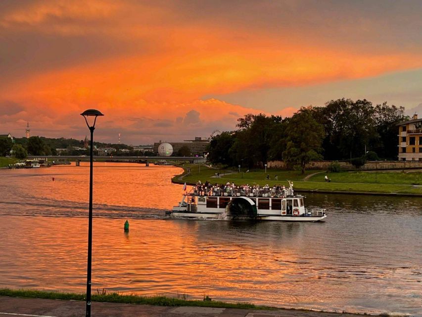 Krakow: 1-Hour Evening Vistula River Cruise - Just The Basics