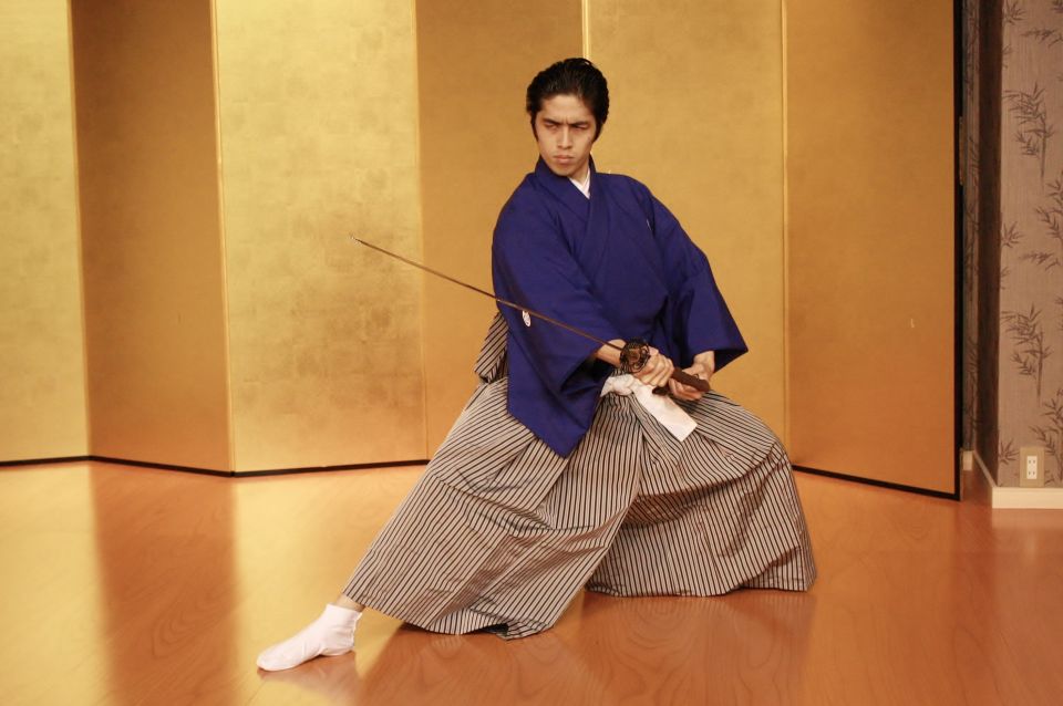 Kyoto: Samurai Kenbu Traditional Sword Dancing Show - Key Points
