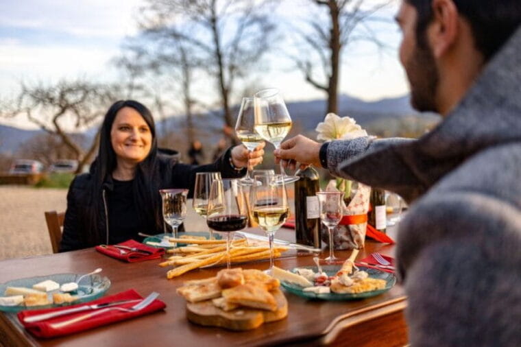 Langhe: Sunset Truffle Hunting With Tasting & Wine