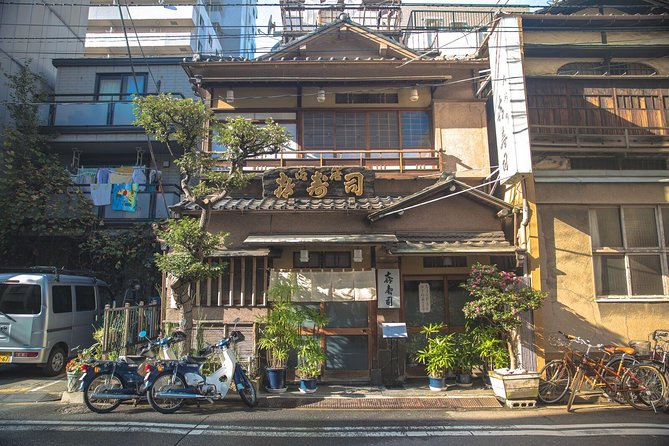 Ningyocho, Nihonbashi Districts Small-Group Tokyo Walking Tour - Key Points