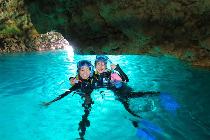 [Okinawa Blue Cave] Snorkeling and Easy Boat Holding! Private System Very Satisfied With the Beautif - Key Points