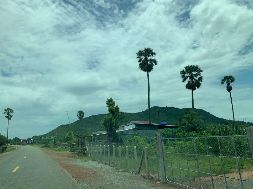 Phnom Penh Highlights Tour With Killing Fields & S-21 Prison - Just The Basics