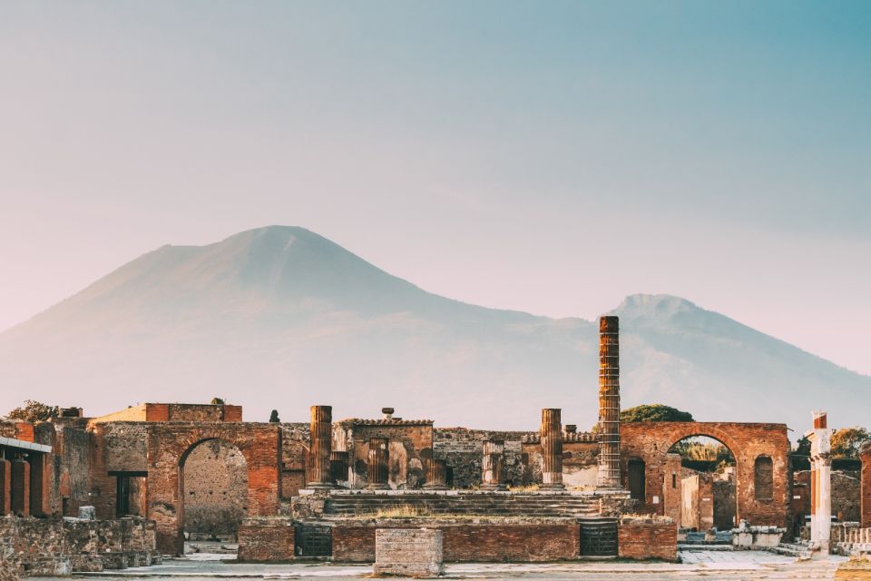 Pompeii: 5-Hour Guided Tour With Archeologist - Just The Basics