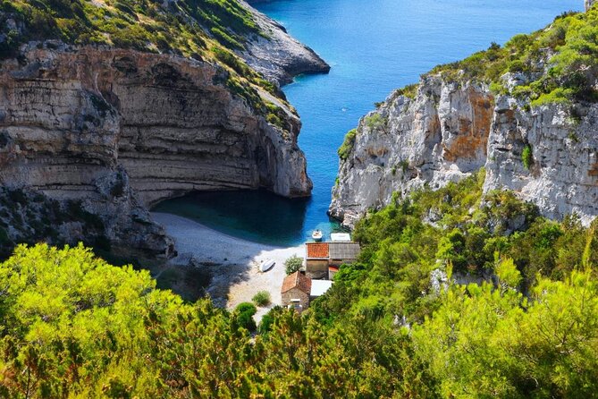 Private Speedboat Tour to Blue Cave and Visit Island Hvar - Just The Basics