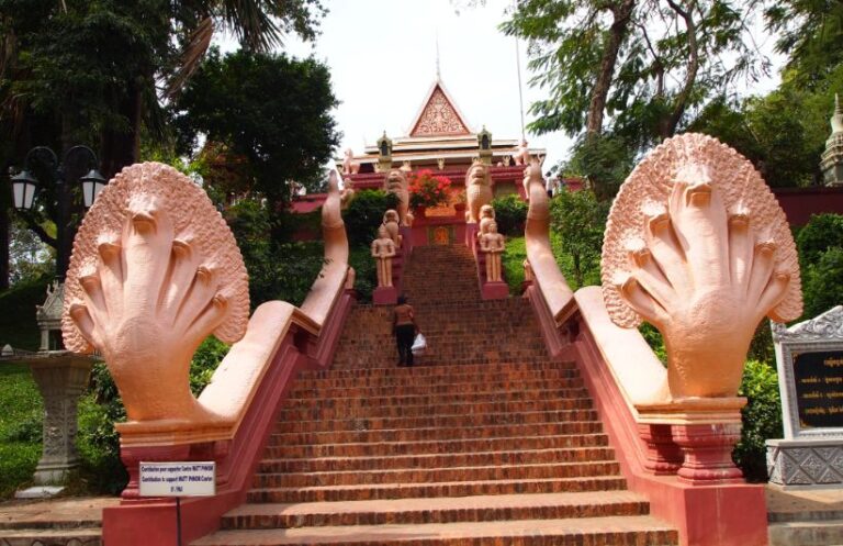 Private Tour Royal Palace, National Museum & Wat Phnom Tour