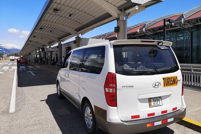 Private Transfer Airport or San Jose Hotels to Puerto Viejo 5/10 - Just The Basics