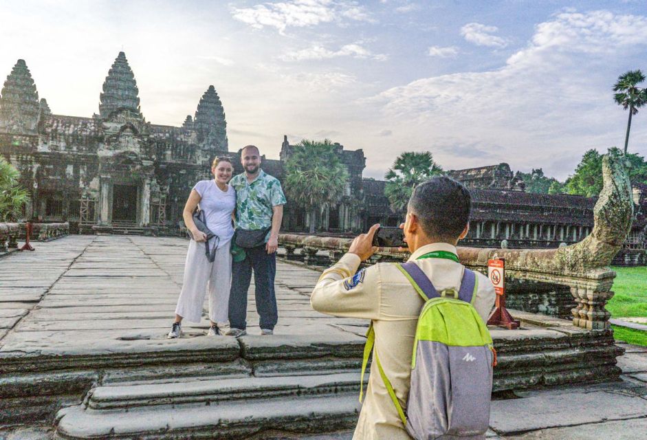 Siem Reap: Angkor Wat & Floating Village 2-Day Private Tour - Just The Basics