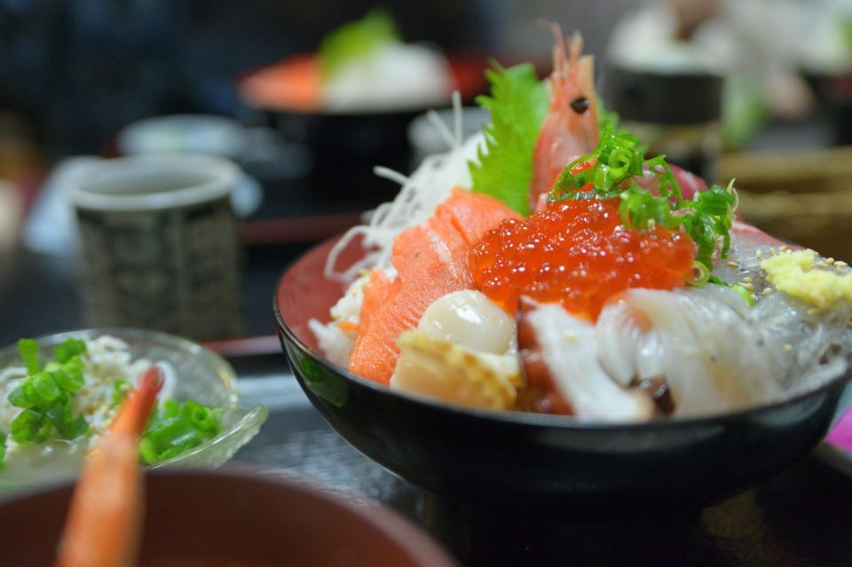 Tokyo: Tsukiji Fish Market Seafood and Sightseeing Tour - Key Points