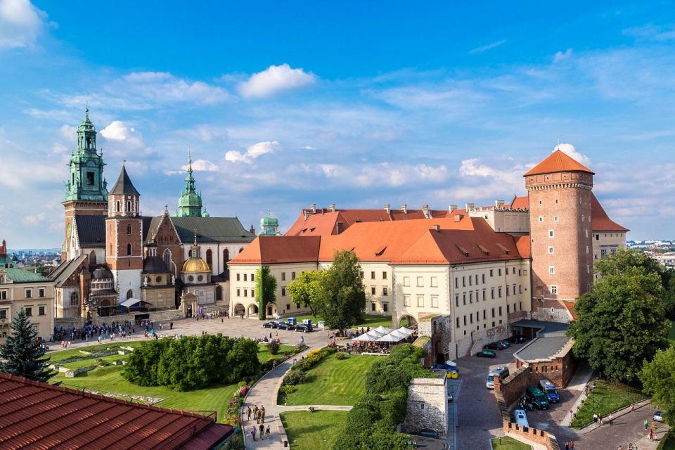 Wawel Castle, Old Town With St. Mary's Church Guided Tour - Just The Basics