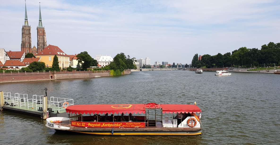 WrocłAw: Gondola Cruise With a Guide - Just The Basics