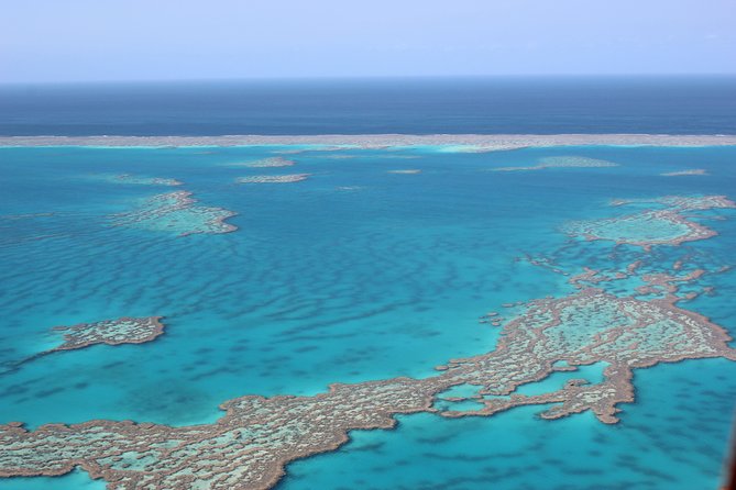 1-Hour Great Barrier Reef and Island Whitsundays Scenic Flight - Key Points