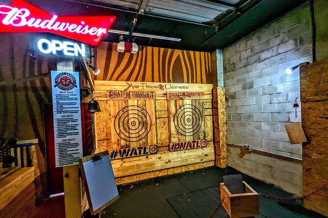 15 Minute Axe Throwing Guided Experience in Clearwater at Hatchet Hangout