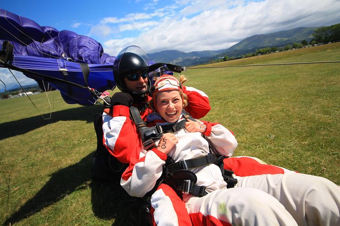 18,000ft Tandem Skydive Over Abel Tasman - Booking and Weight Requirements
