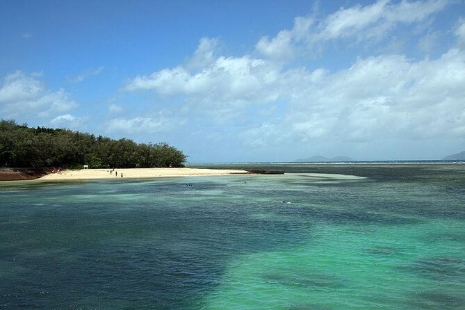 2-Day Great Barrier Reef Combo: Green Island Sailing and Outer Reef Snorkel Cruise