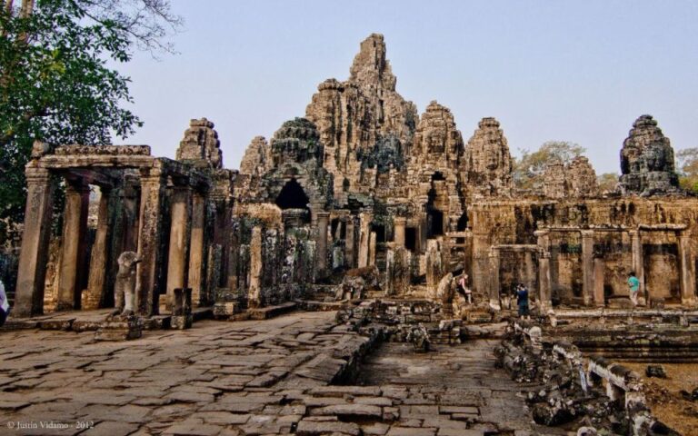 3-Day Angkor, Kompong Phluk & Roluos Temples Tour