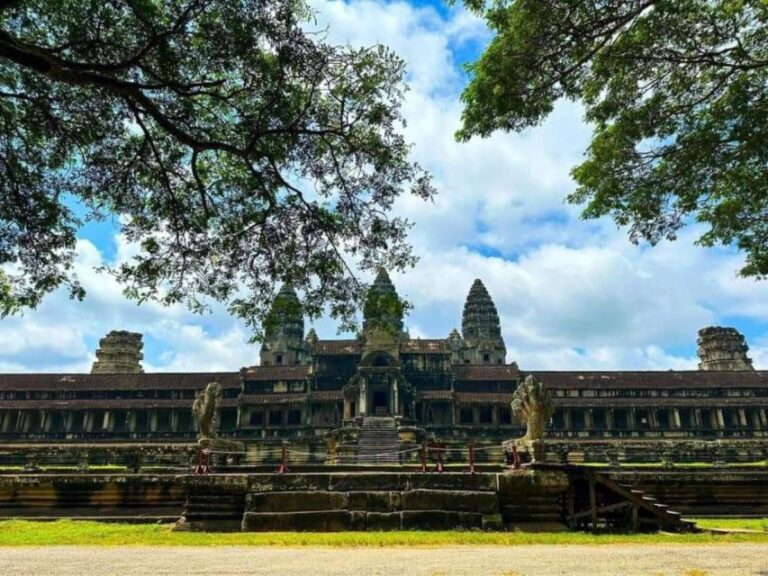 Angkor Wat 2-Day Tour, Sunrise,Sunset & Kompong Phluk Tour
