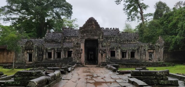 Angkor Wat Temples With Sunrise Tour by Car