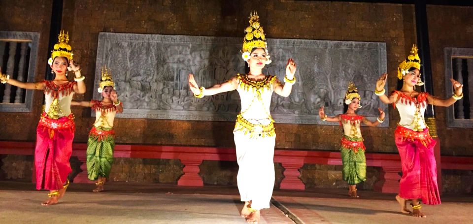 Apsara Dance Show With Dinner by Tuk-Tuk Roundtrip Transfer - Activity Details