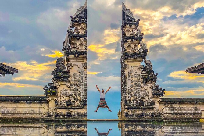 Bali Instagram Tour: Gate of Heaven, Swing and Waterfall Day Tour