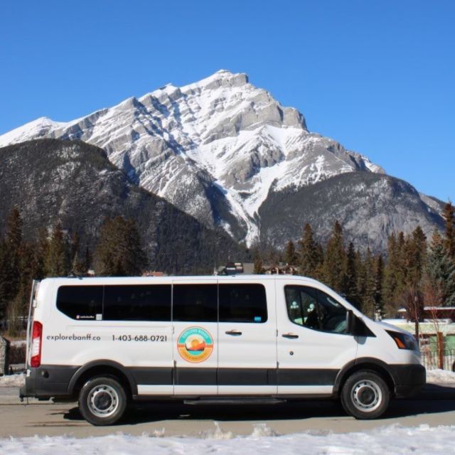 Banff or Canmore: Private Transfer to Calgary