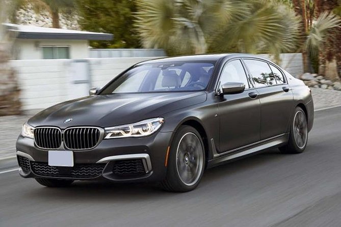 BMW Car Melbourne Airport To CBD - Airport Pickup Service Details